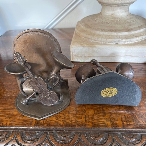 Pair of vintage bronze musical instrument bookends. Andrea by Sadek. - Picture 2 of 4